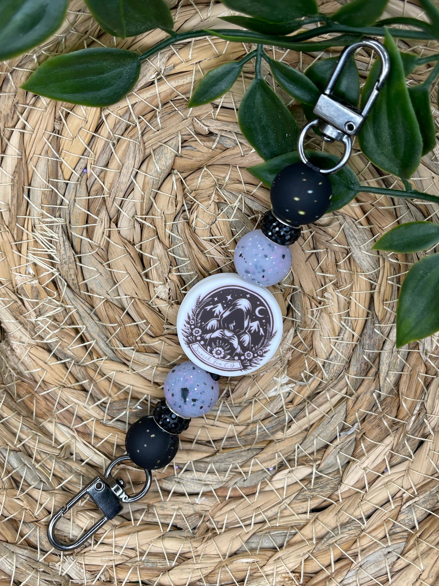 Fantasy Themed Kindle Strap