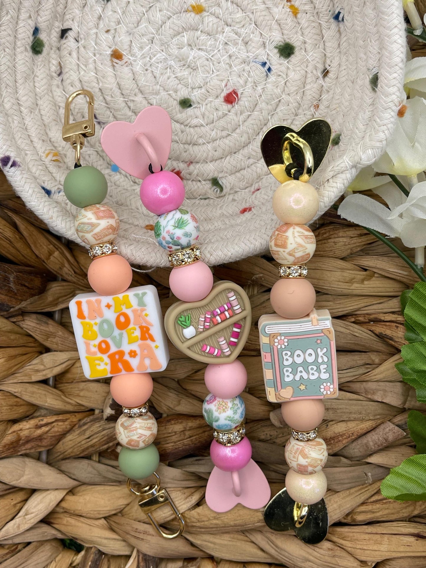 Cute Bookshelf Kindle Strap