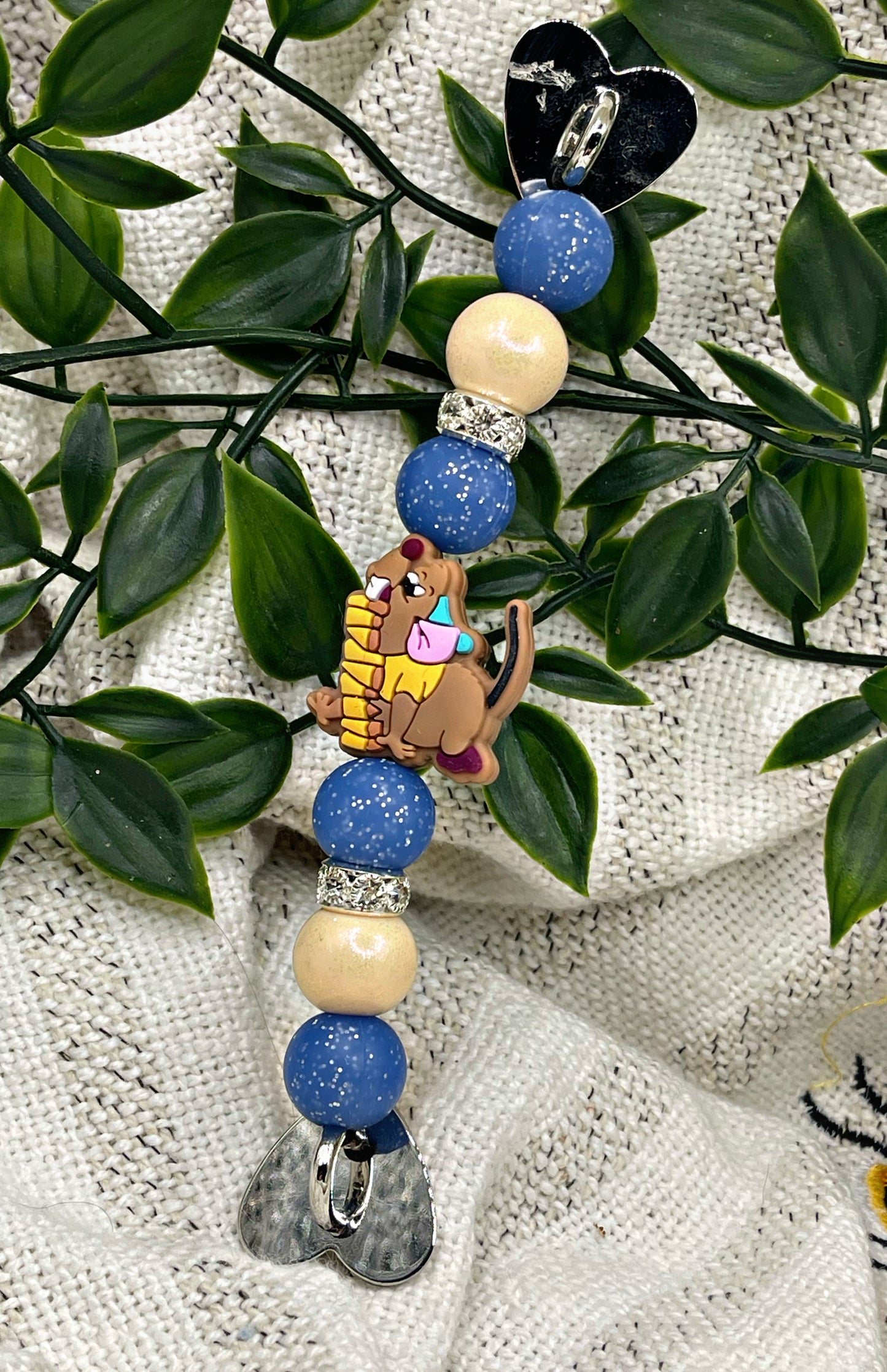Cartoon Mouse Kindle Strap – Cute Bookish Beaded Reader Accessory